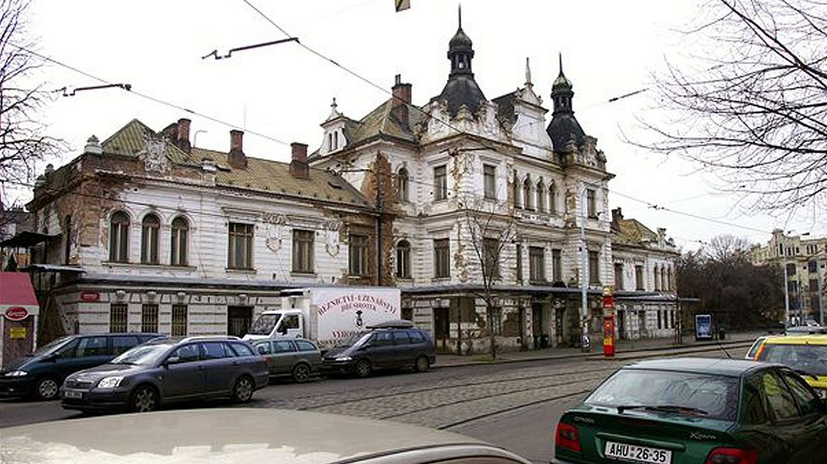 Praha chce nádraží Vyšehrad pro Slovanskou epopej. Ve hře je i vyvlastnění